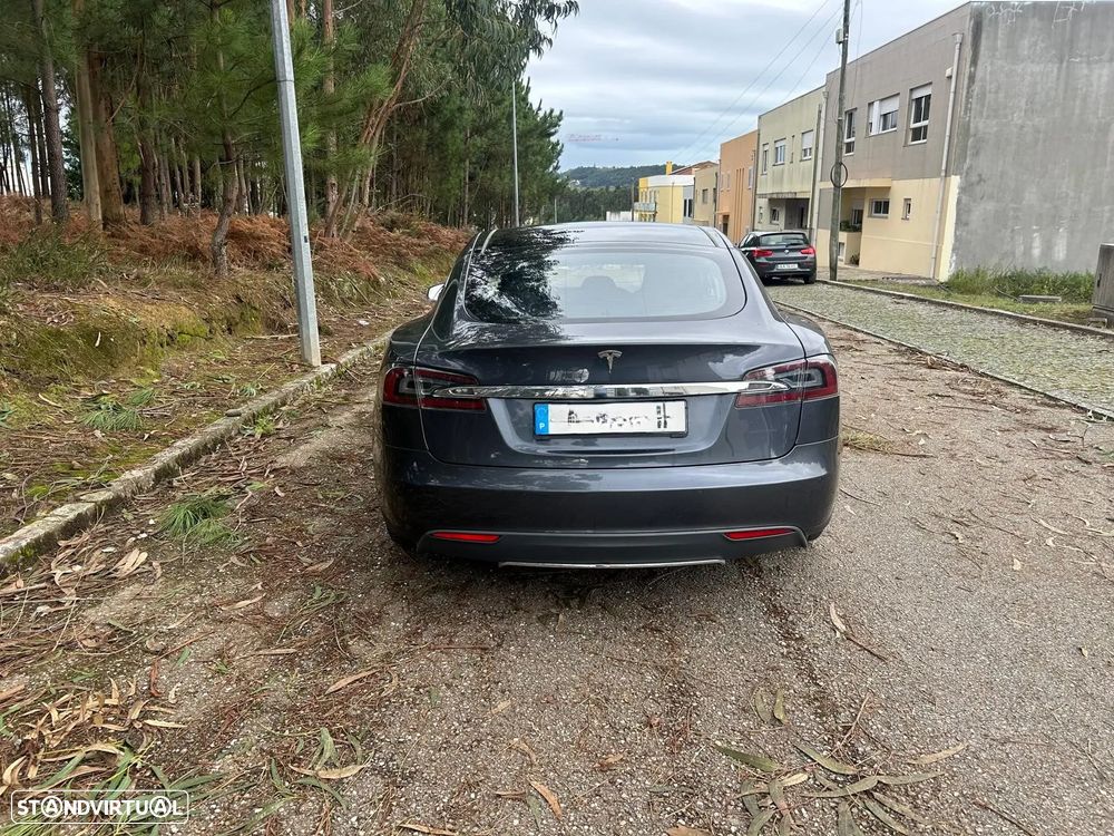 Tesla Model S Standard - 3