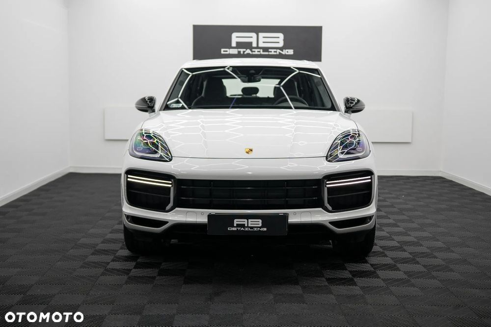 Porsche Cayenne ver-turbo - 2