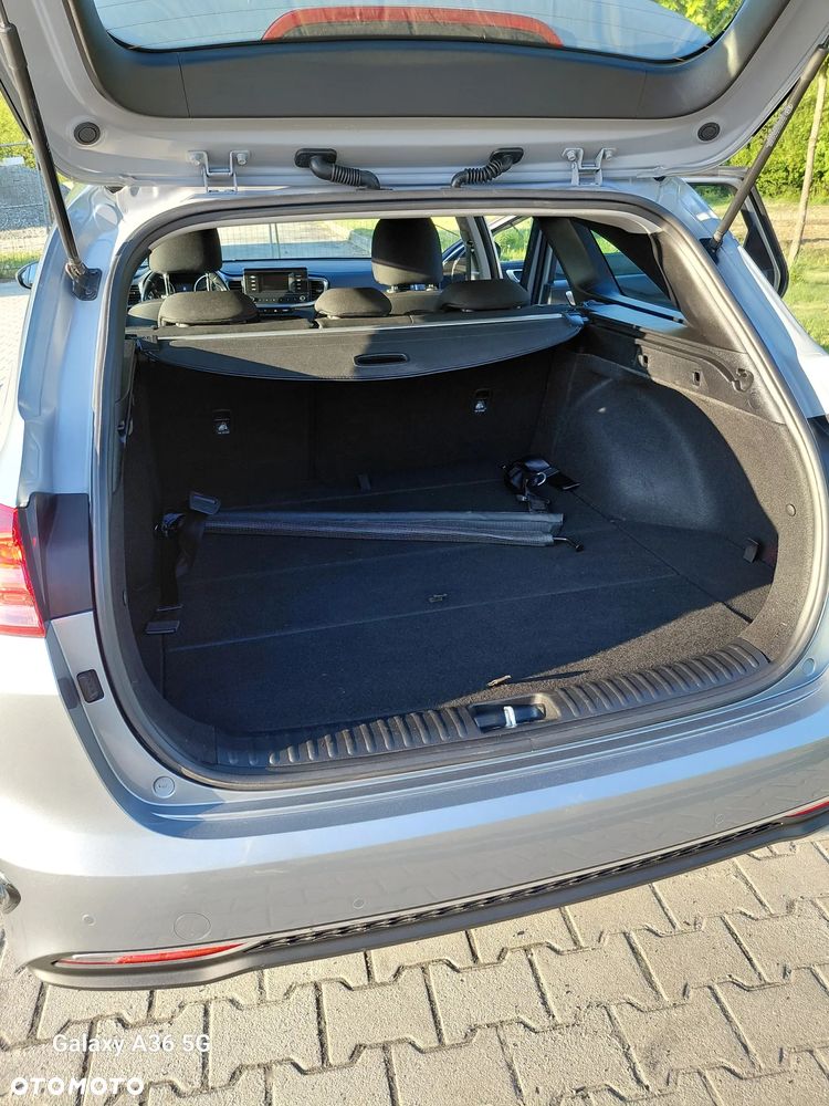 Kia Ceed 1.6 CRDi mHEV M - 9