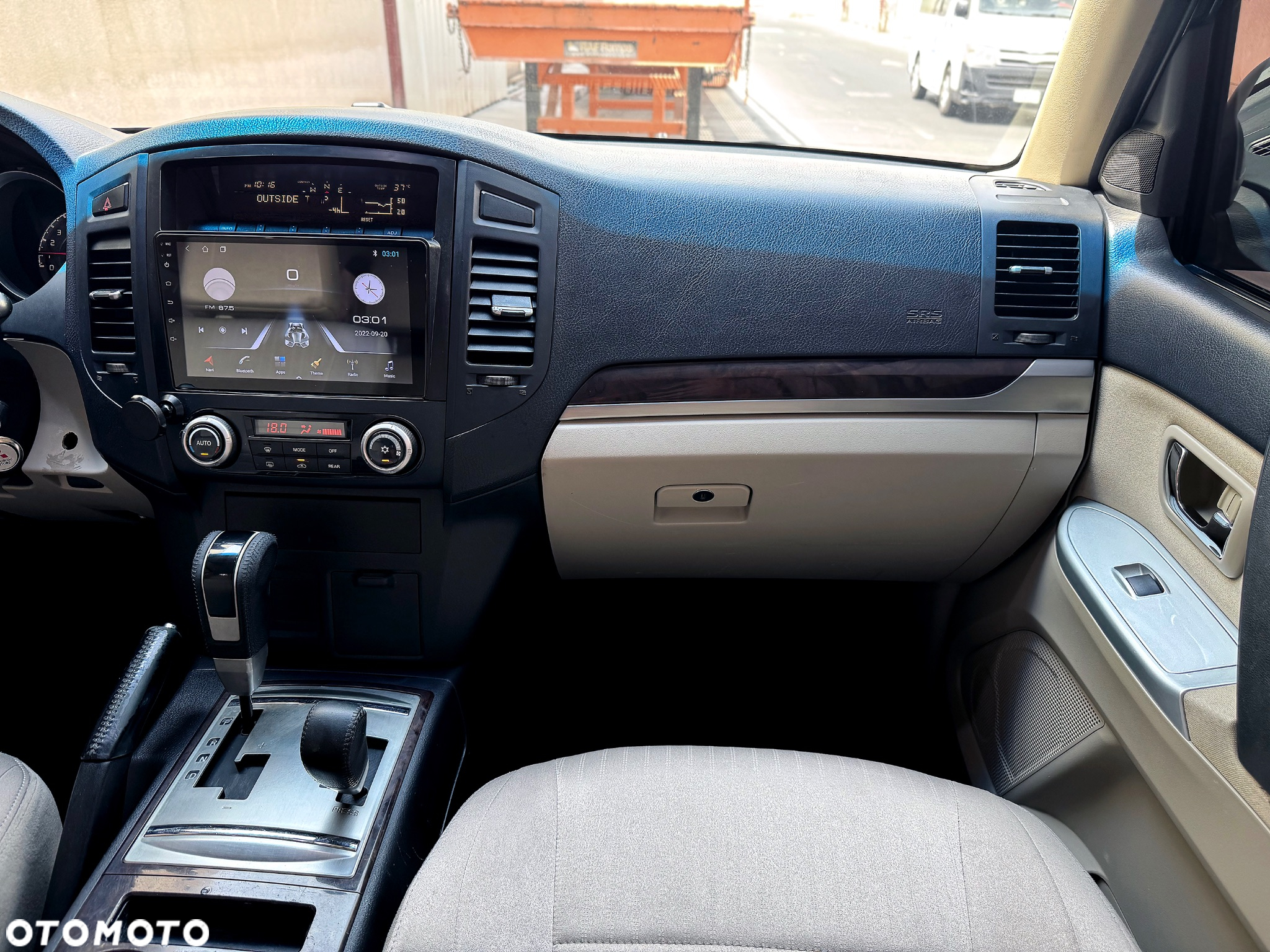Mitsubishi Pajero 3.8 V6 Instyle - 28