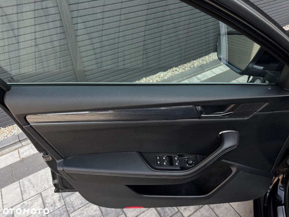Skoda Superb 2.0 TDI SCR Style DSG - 8
