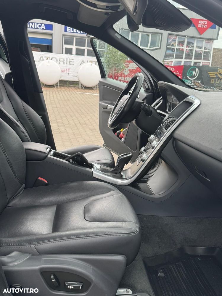 Volvo XC 60 D5 AWD Aut. RDesign - 11