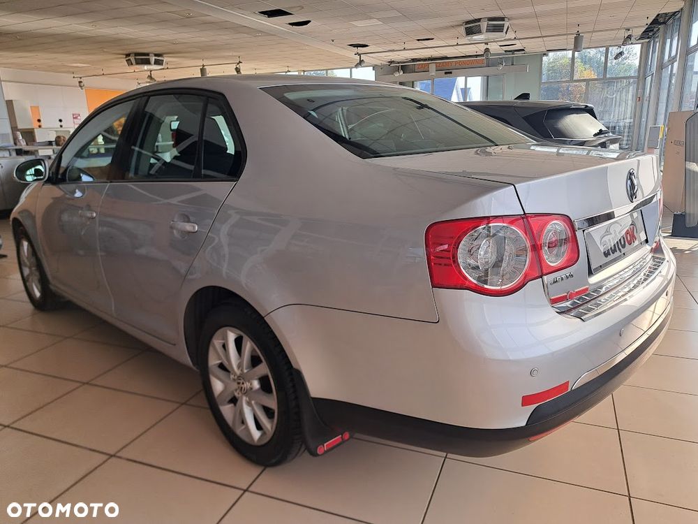 Volkswagen Jetta 1.4 TSI Trendline - 5