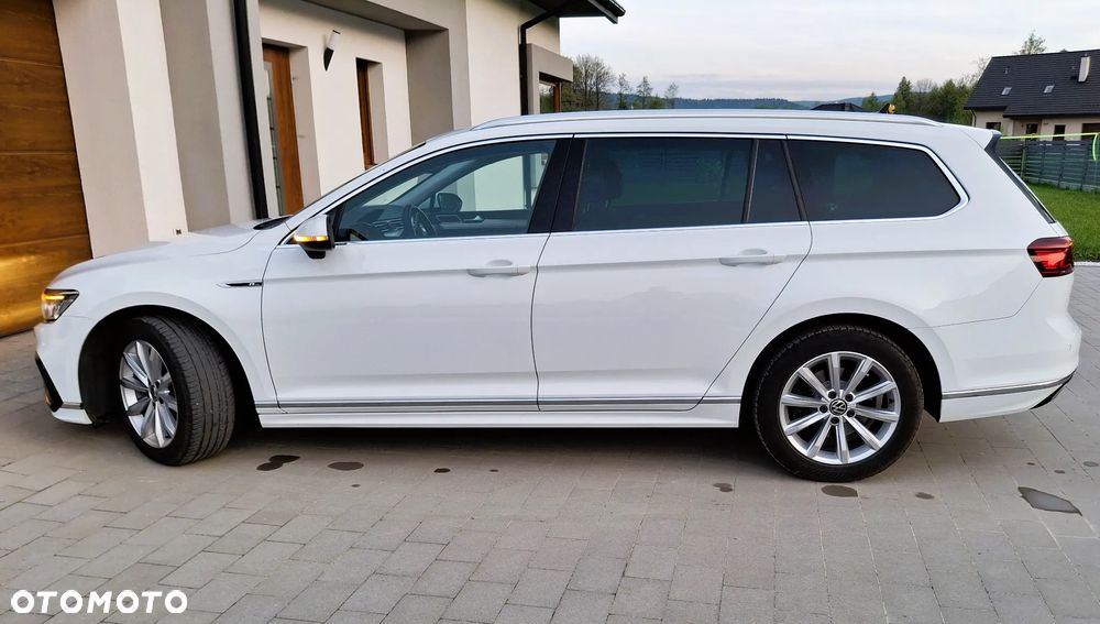 Volkswagen Passat Variant 2.0 TDI SCR DSG 4Motion Elegance - 39