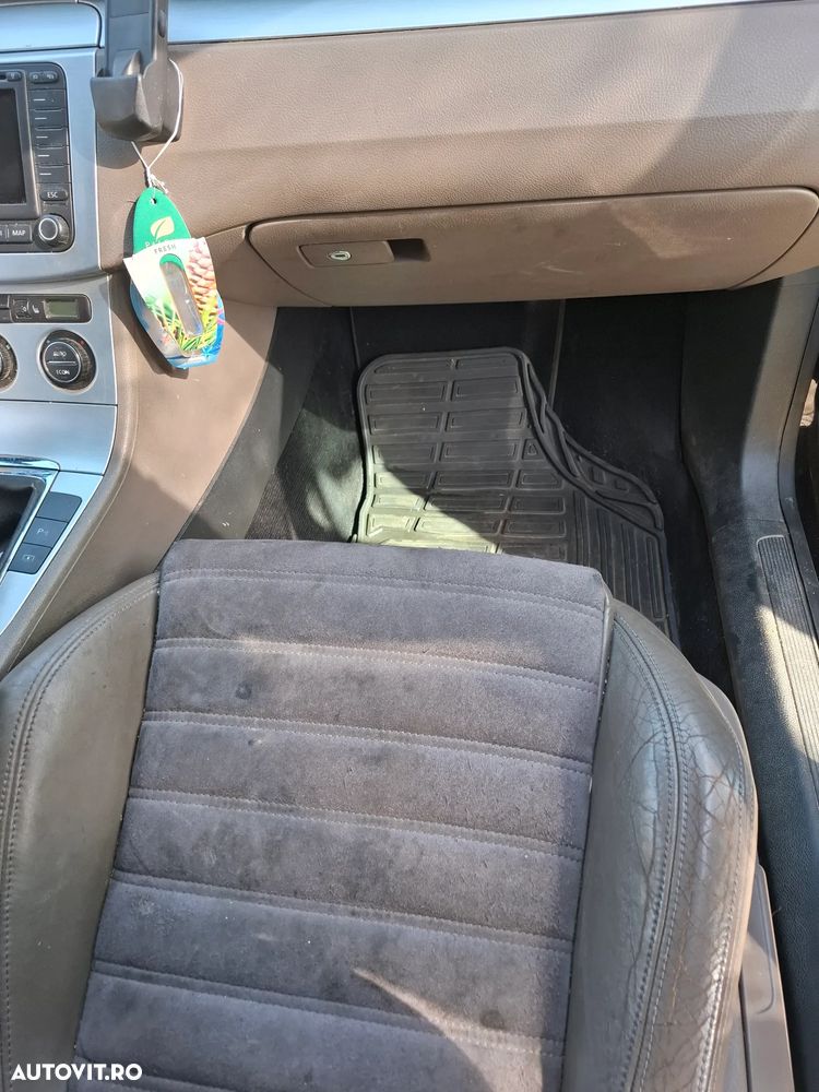 Volkswagen Passat 2.0 TDI Highline - 17