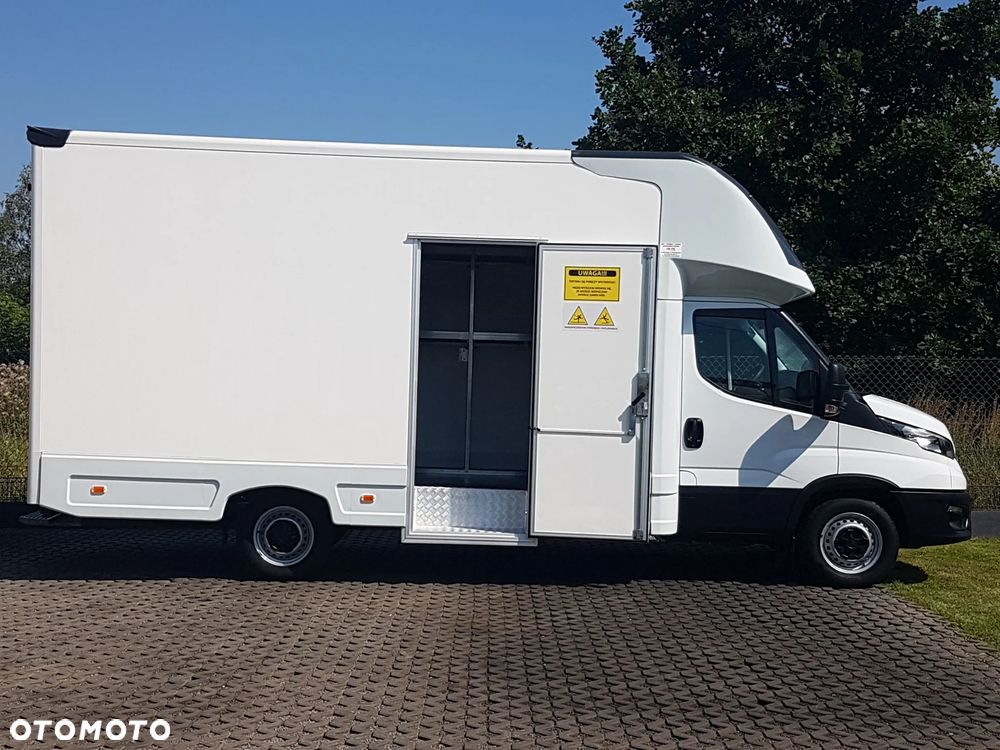 Iveco DAILY KONTENER NISKOPODŁOGOWY 4,43x2,23x2,42 SKLEP BAR KAMPER FOODTRUCK KLIMA KONIOWÓZ - 40