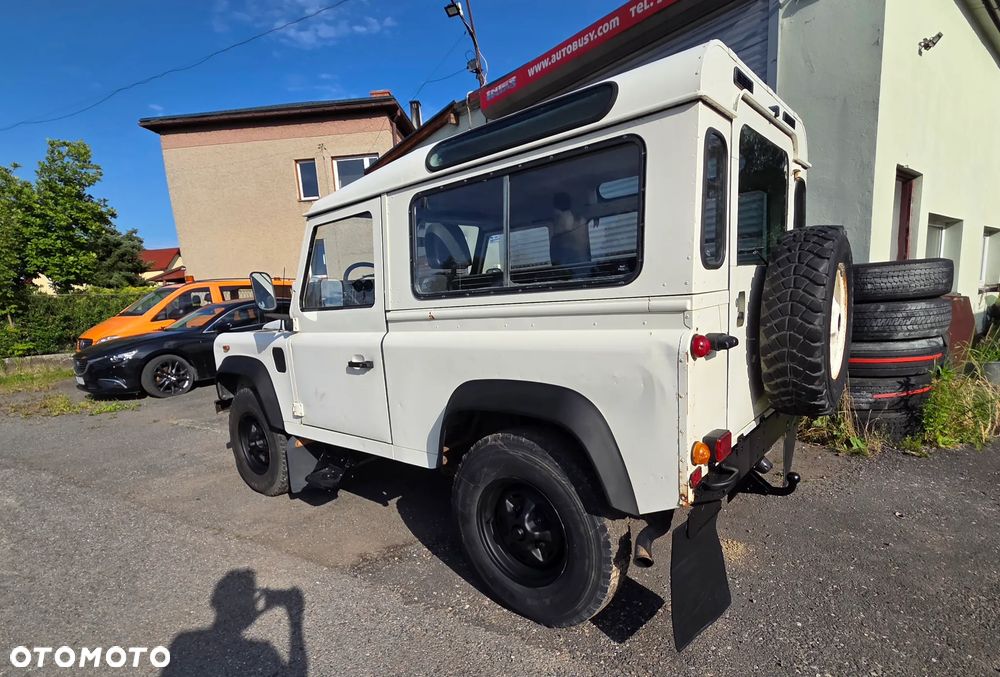 Land Rover Defender - 4