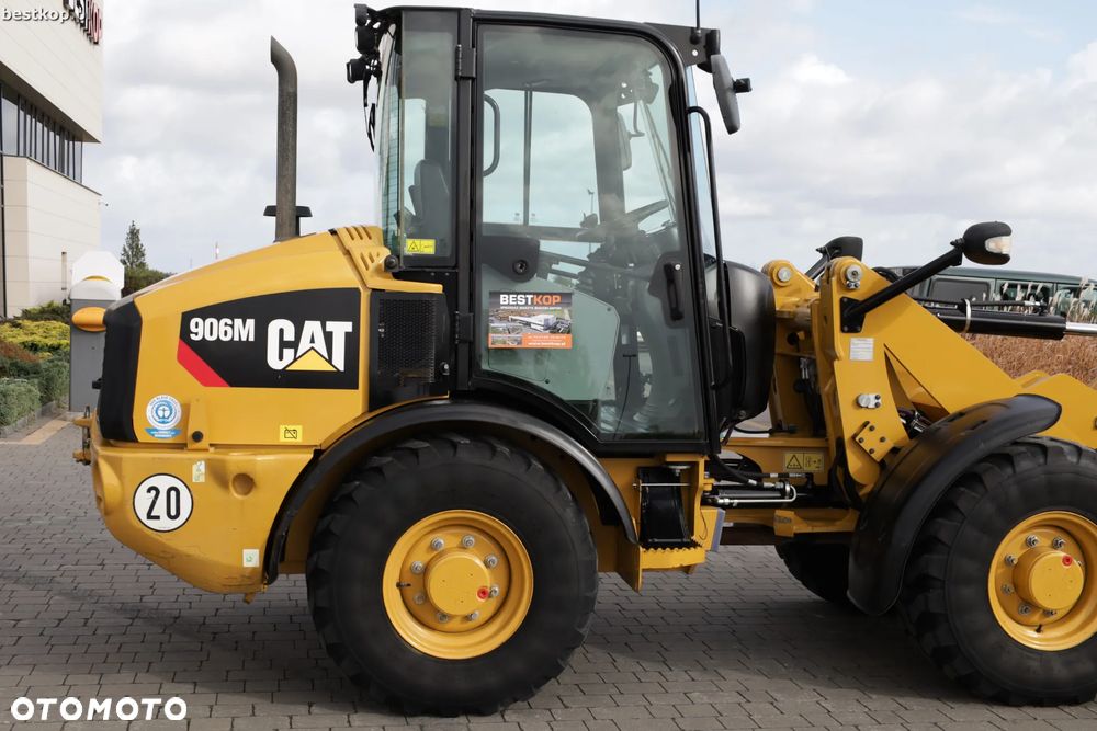 Caterpillar CAT 906M - 5