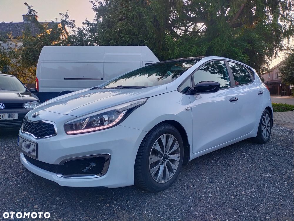 Kia Ceed 1.6 GDI L DCT - 1
