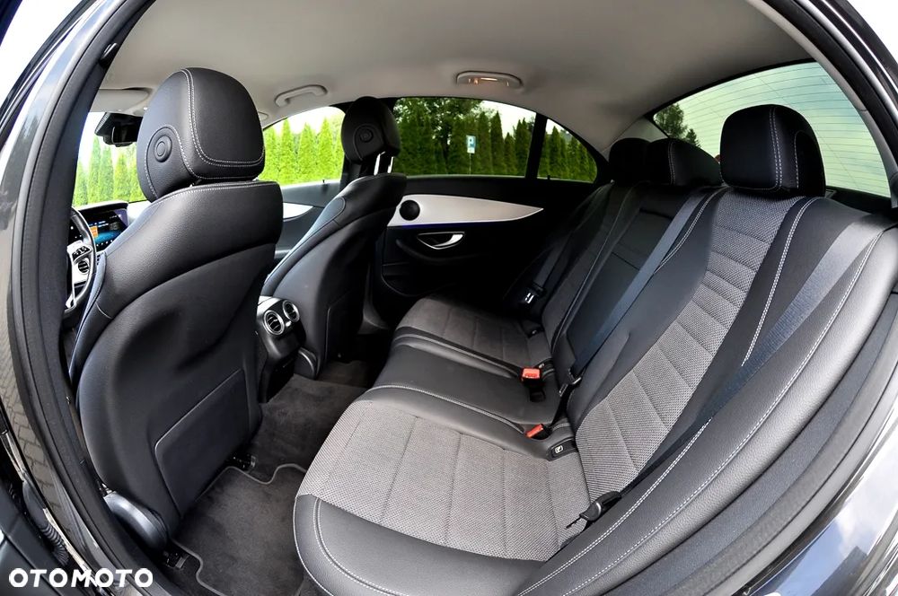 Mercedes-Benz Klasa E 220 d 9G-TRONIC - 21