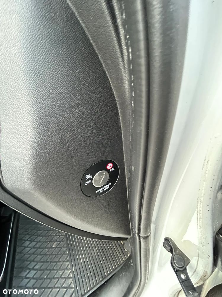 Hyundai ix20 1.4 Classic + - 11