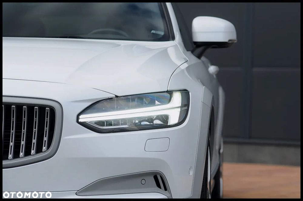 Volvo V90 Cross Country D5 AWD Ocean Race - 16