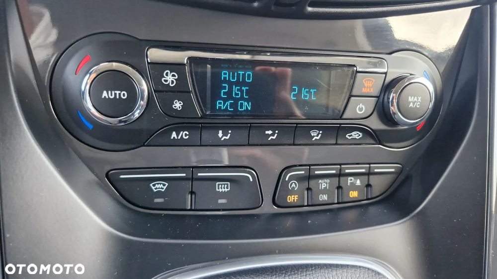 Ford Kuga 1.6 EcoBoost 2x4 Titanium - 10