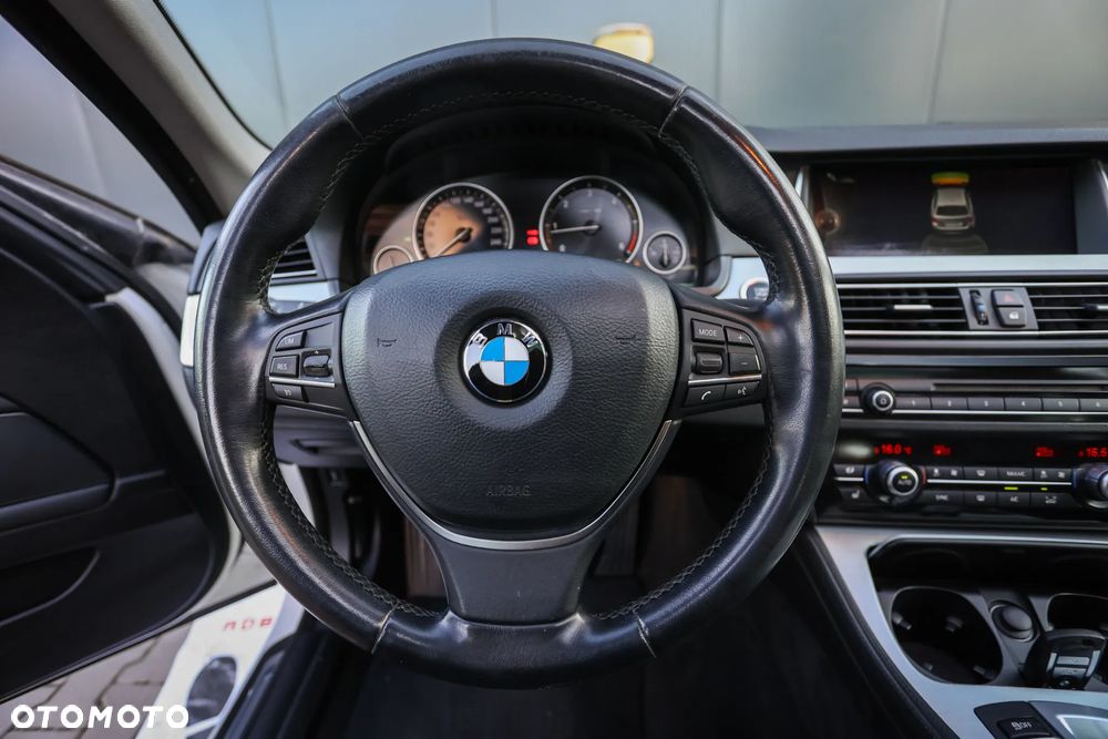 BMW Seria 5 525d xDrive Sport-Aut Modern Line - 33