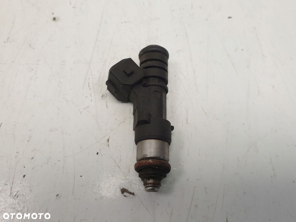 WTRYSKIWACZ Opel Meriva B 1.4 T turbo _ 028158207 - 3
