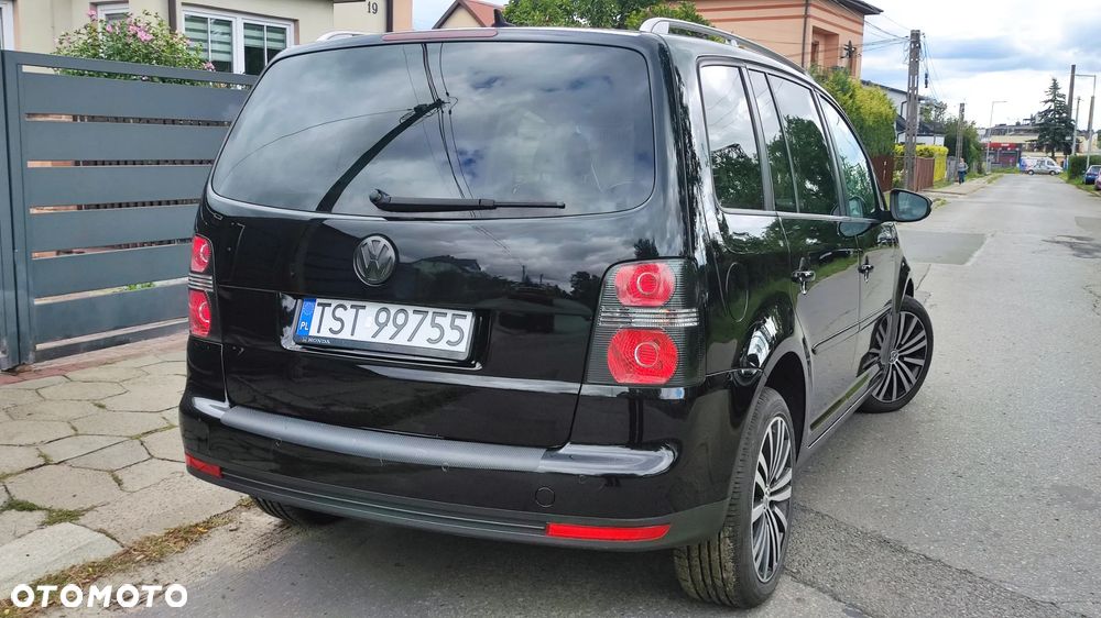 Volkswagen Touran 2.0 TDI DPF Highline - 34