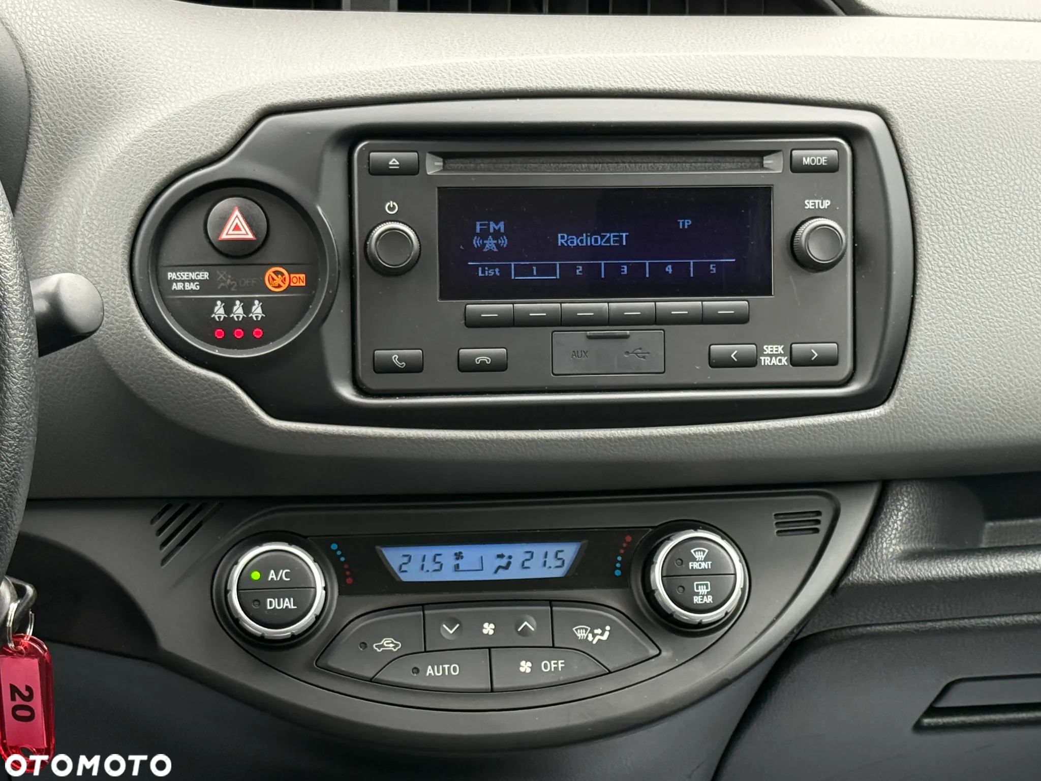 Toyota Yaris - 10