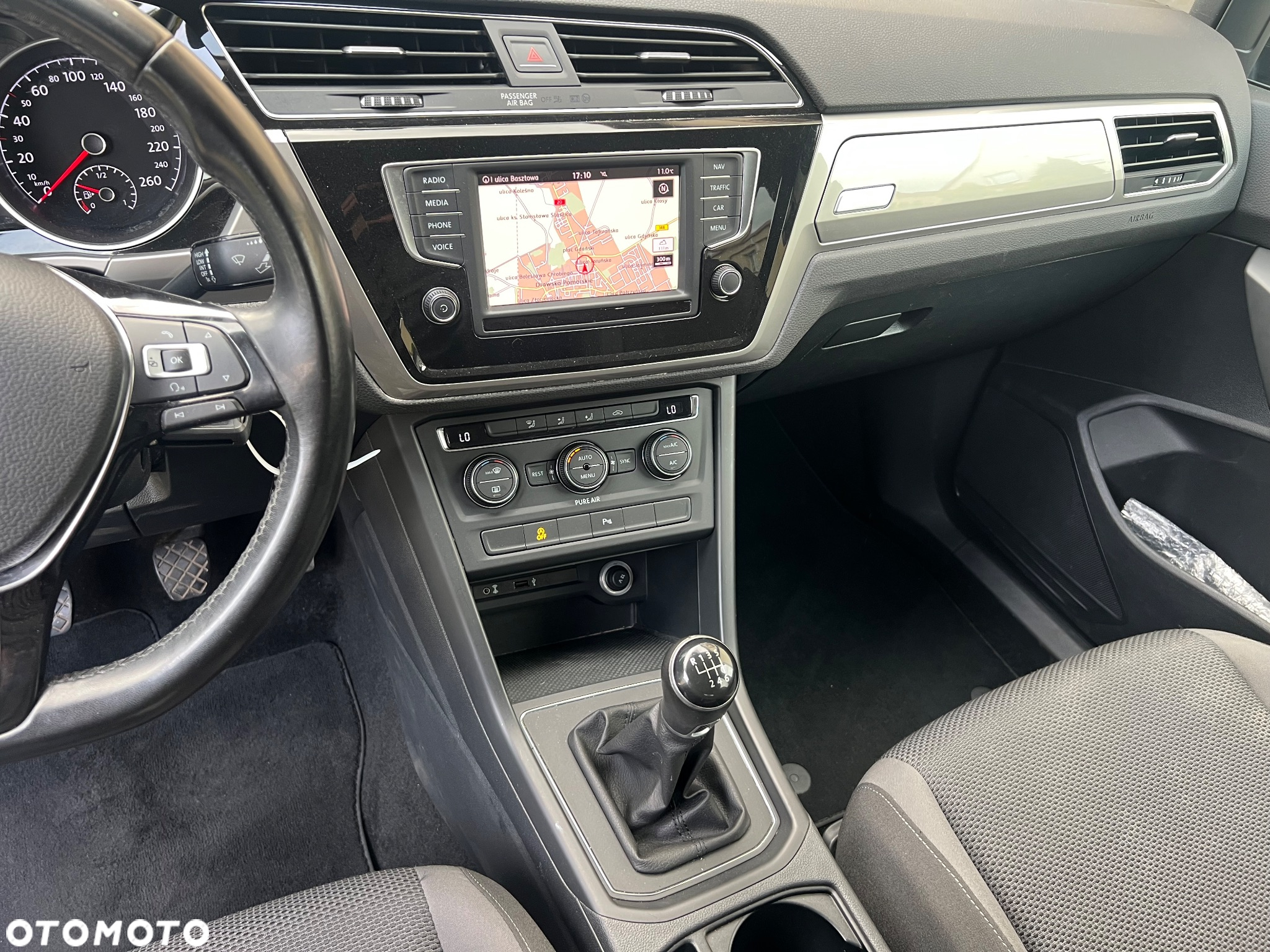 Volkswagen Touran 1.4 TSI BMT Comfortline - 16