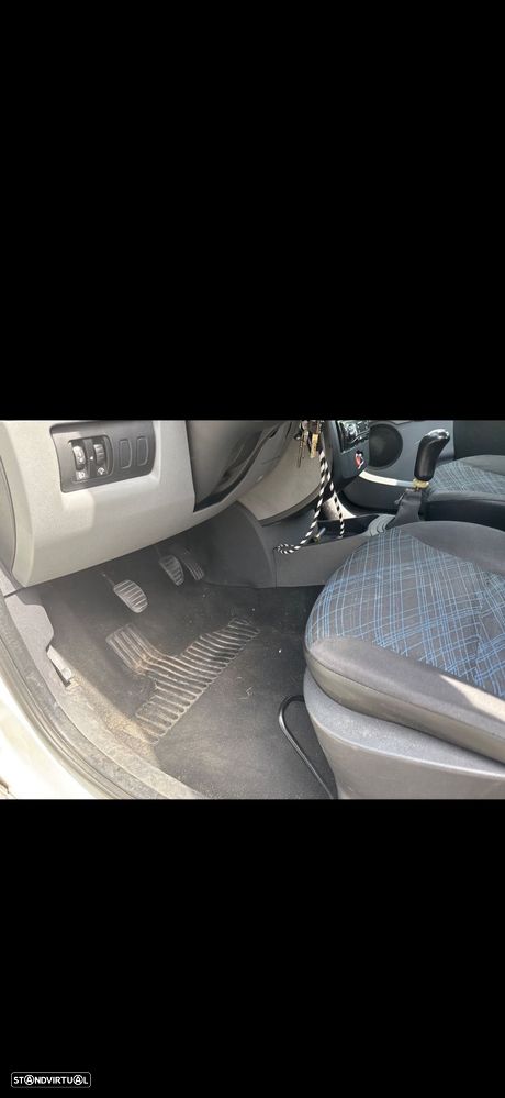 Renault Clio 1.5 dCi Confort - 13