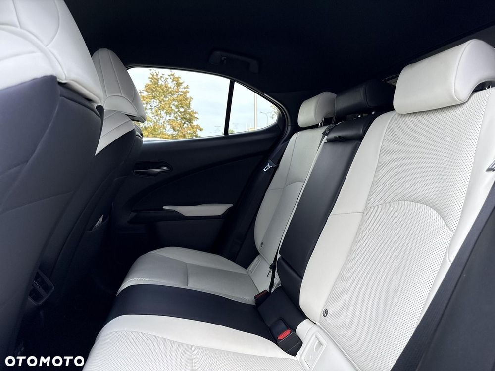 Lexus UX - 23