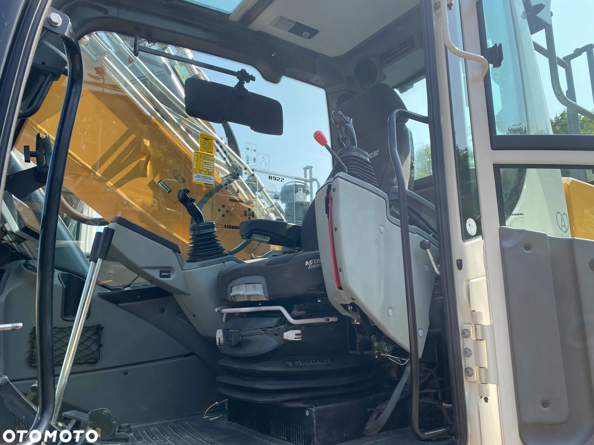 Liebherr R 922 LC - 11