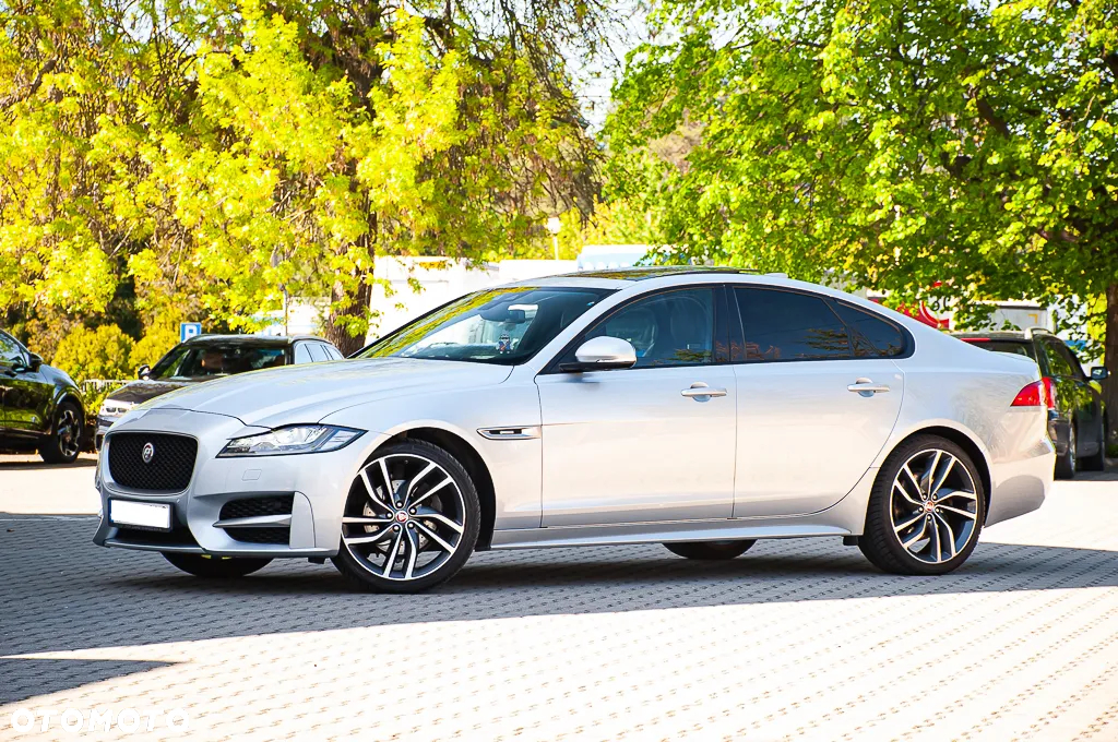 Jaguar XF 2.0 T R-Sport - 5