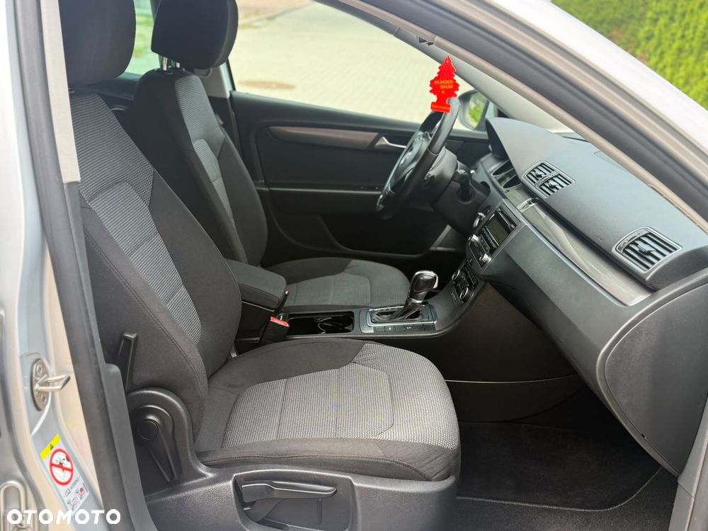 Volkswagen Passat - 28