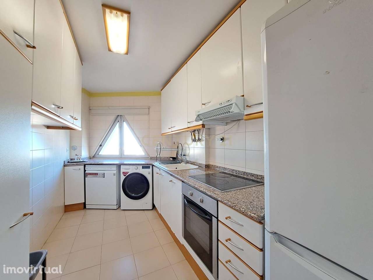 Espaçoso T1 para arrendamento, junto ao Metro das Olaias - Grande imagem: 2/13