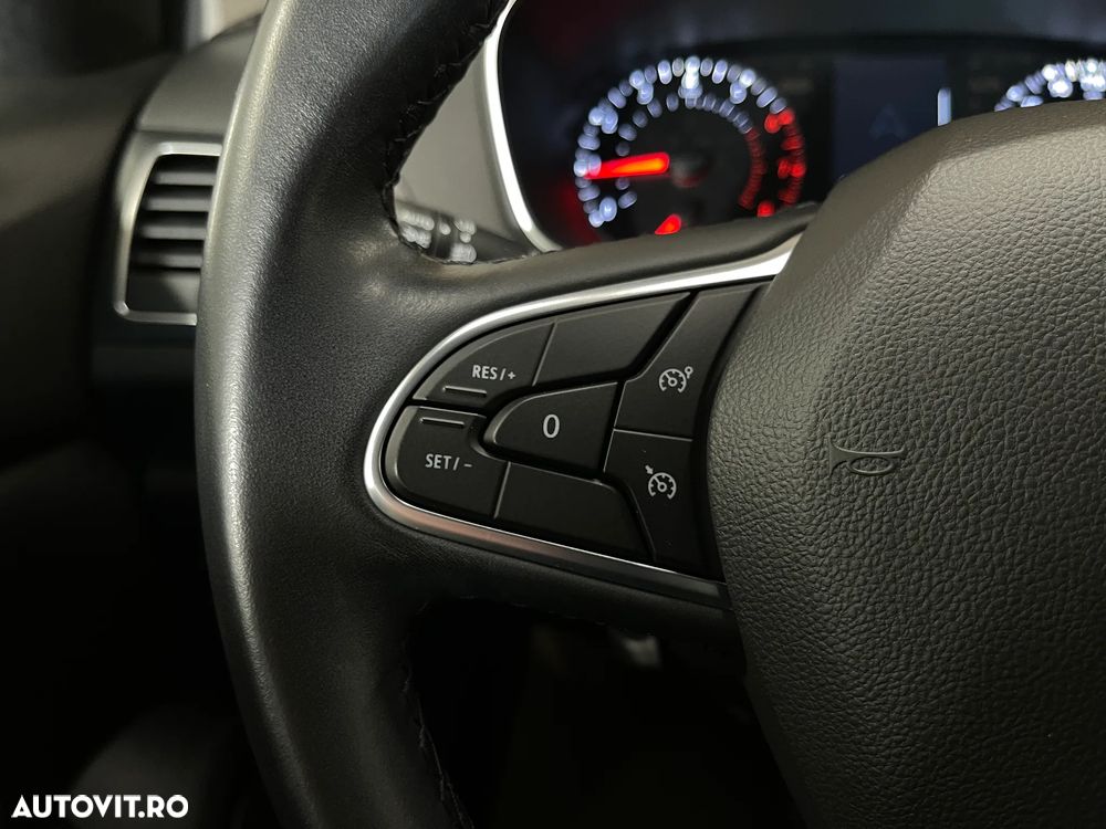 Renault Megane TCe 140 GPF Zen - 21
