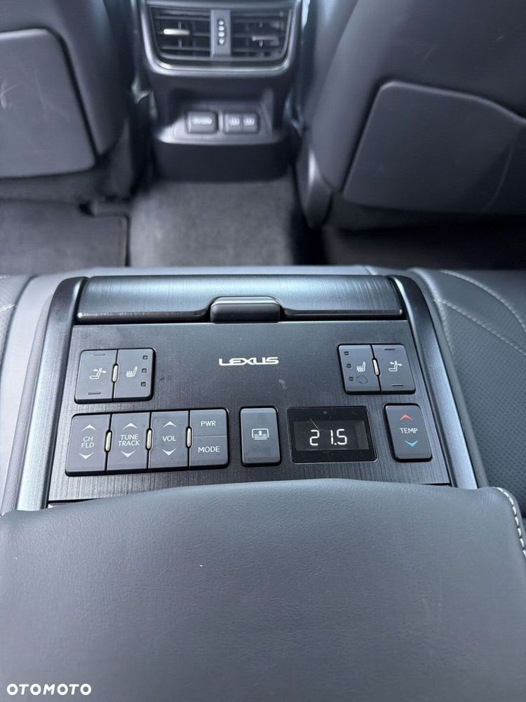 Lexus ES 300h Omotenashi - 21