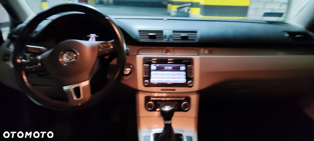 Volkswagen Passat 2.0 TDI Comfortline - 1