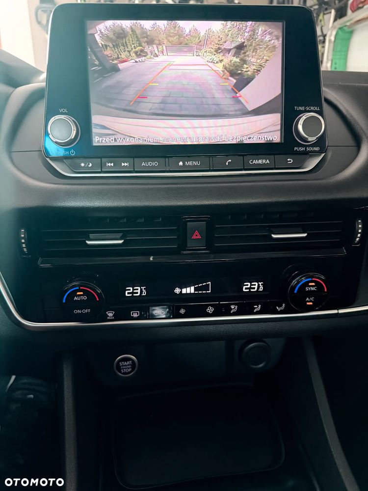 Nissan Qashqai 1.3 DIG-T N-Connecta DCT - 27