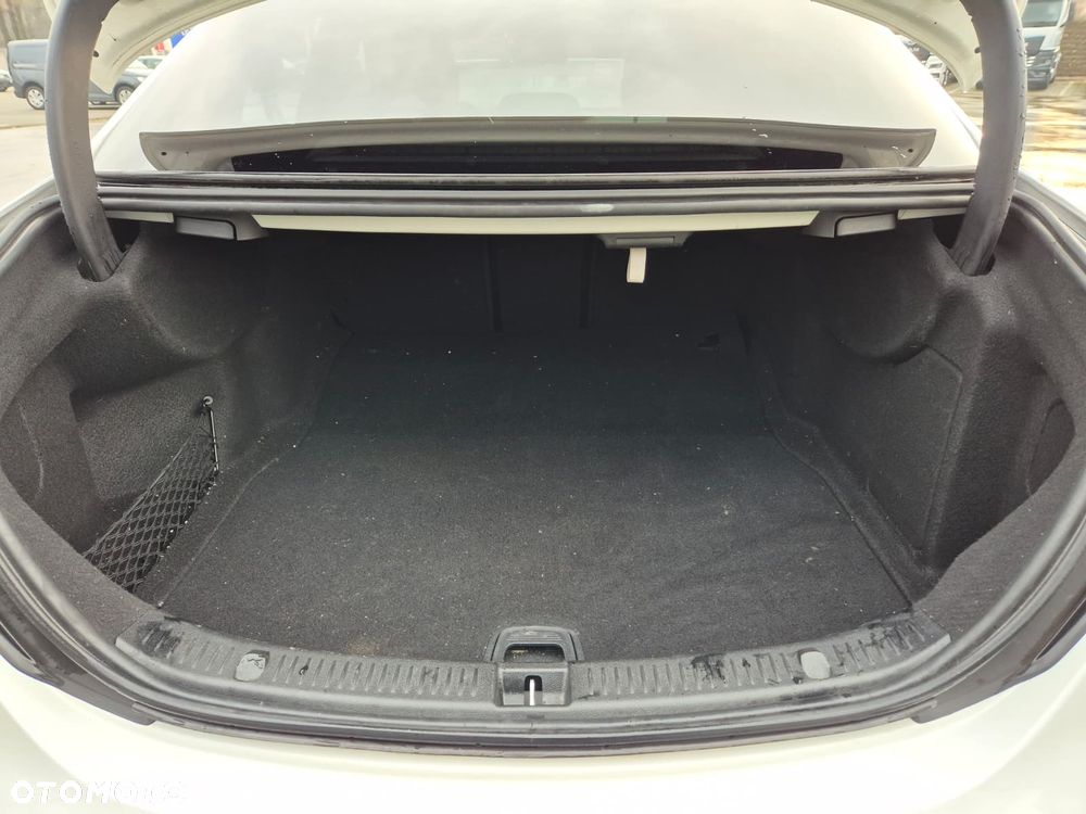 Mercedes-Benz Klasa E 220 d 4-Matic Avantgarde - 27