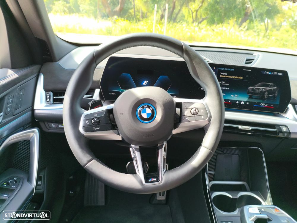 BMW iX2 eDrive20 Pack Desportivo M Pro - 15