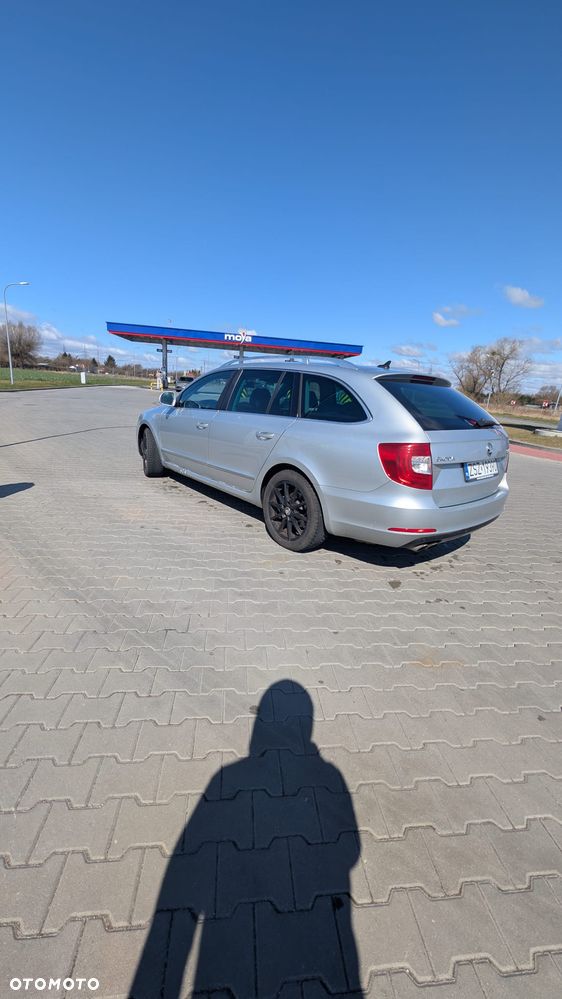 Skoda Superb 2.0 TDI Family DSG - 10
