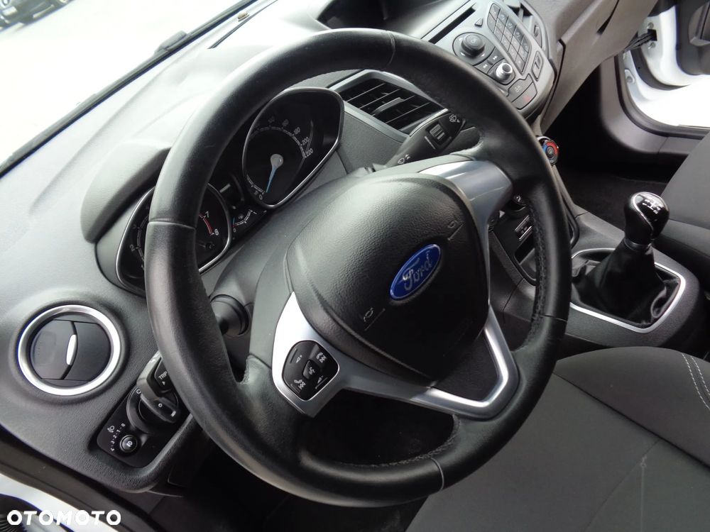 Ford Fiesta - 38