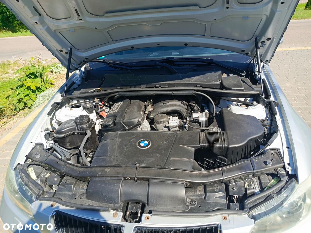 BMW Seria 3 318i - 8
