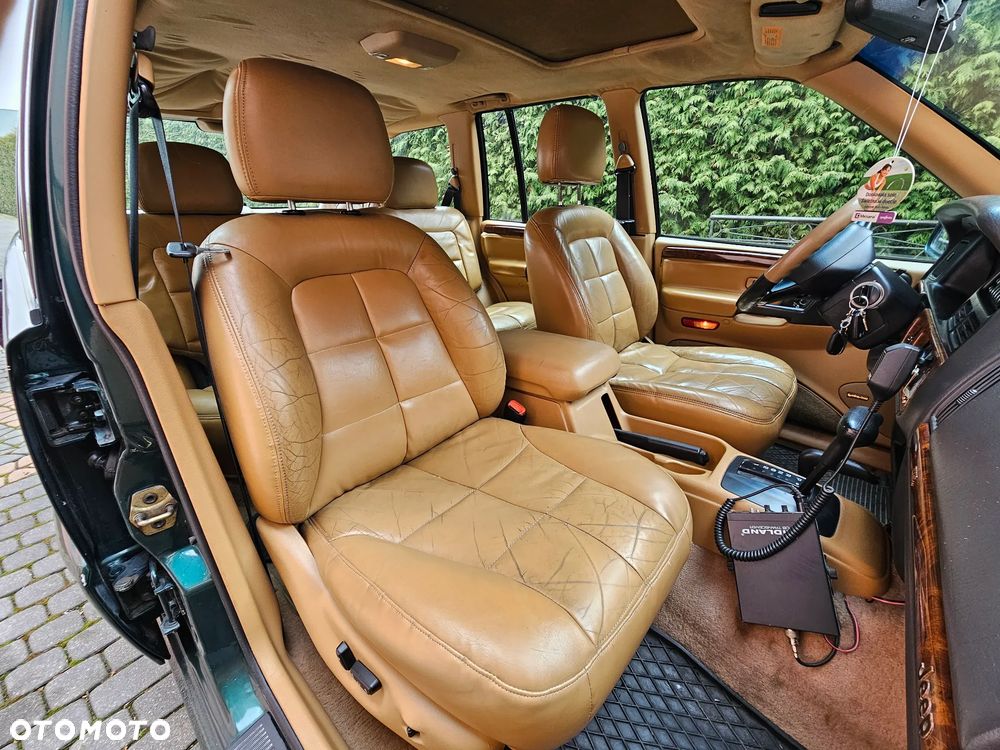 Jeep Grand Cherokee - 19