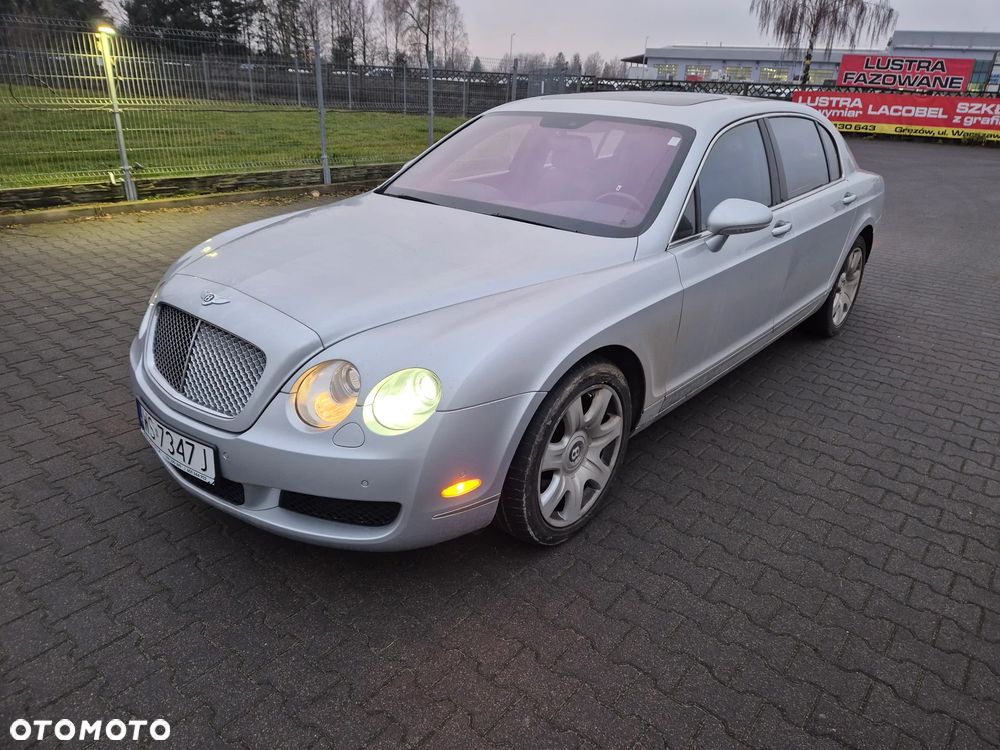 Bentley Flying Spur - 1