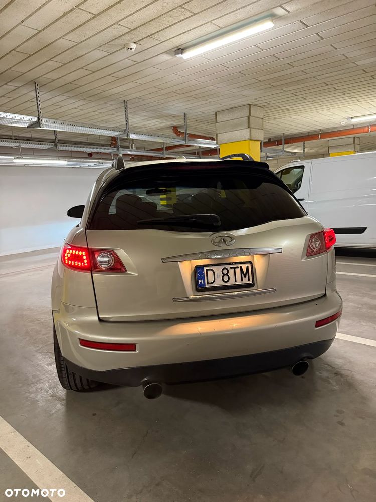 Infiniti FX - 4