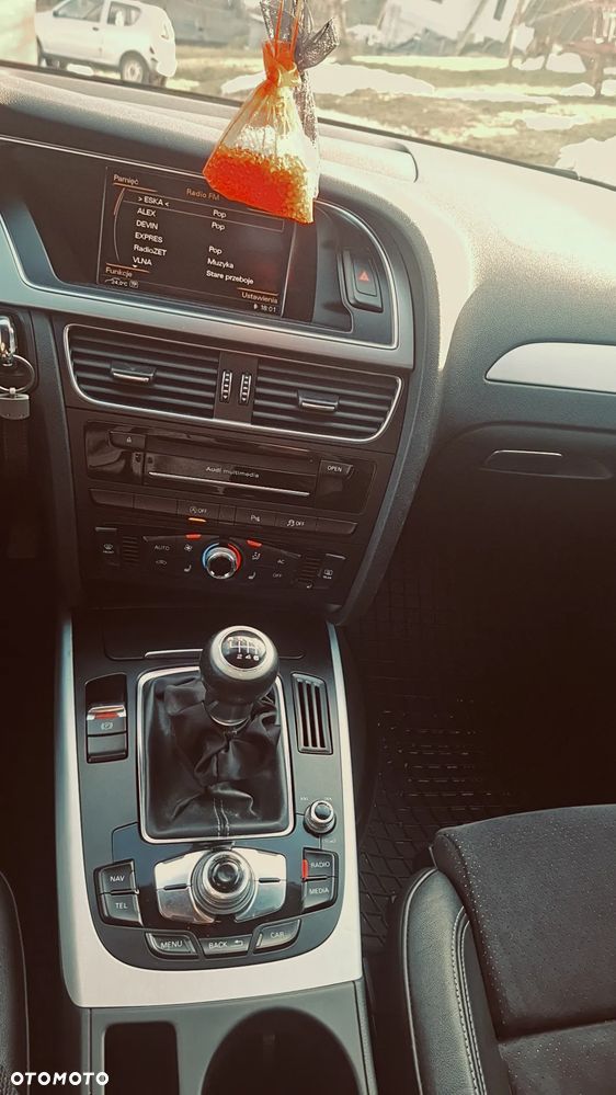 Audi A4 Avant 2.0 TDI Quattro Line - 5