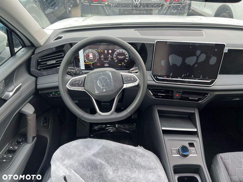 Volkswagen Tiguan - 8