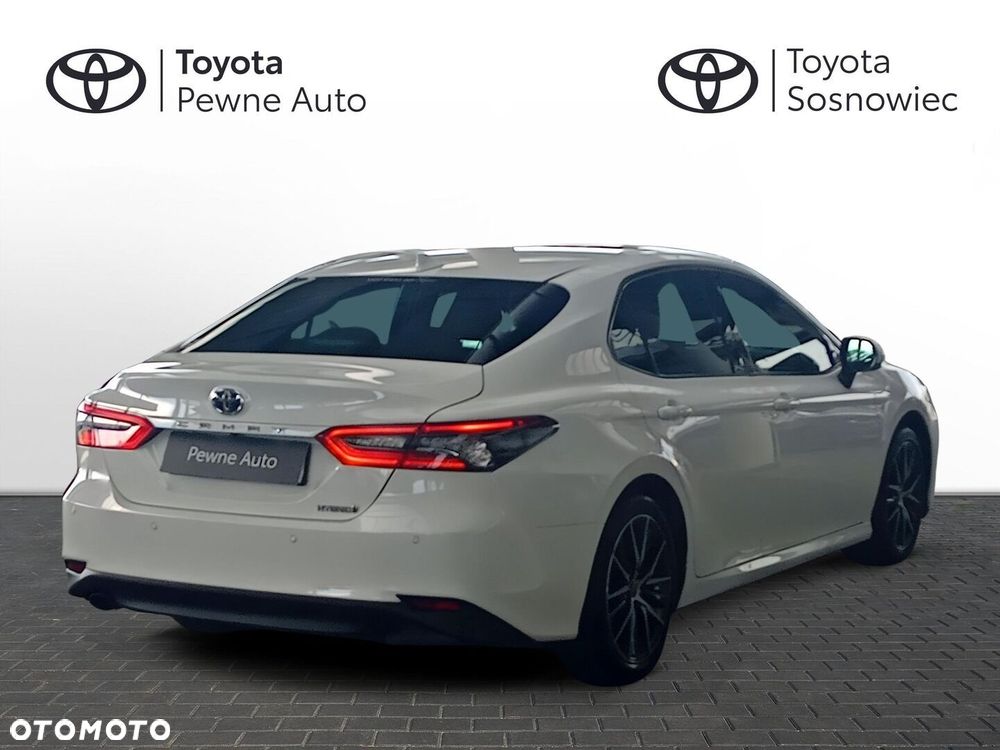 Toyota Camry - 6