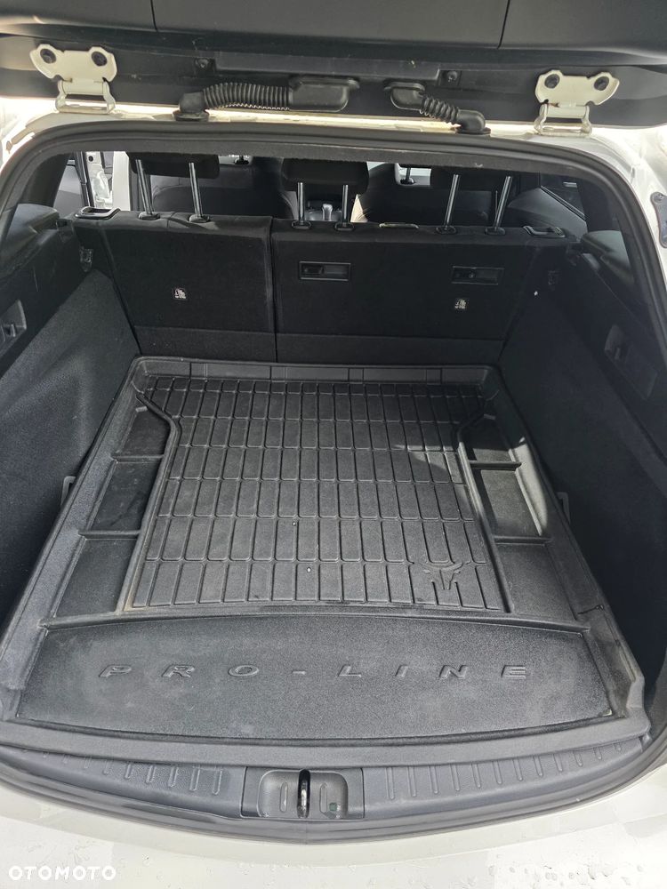 Toyota Corolla 1.8 Hybrid Comfort - 10