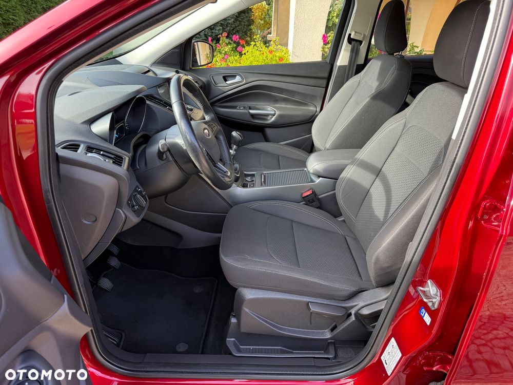 Ford Kuga 1.5 EcoBoost 2x4 Titanium - 17