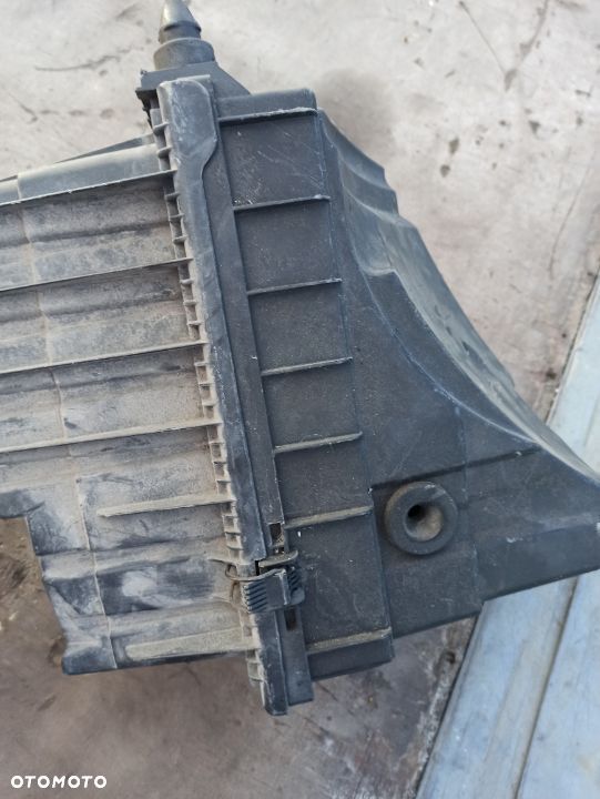 Filtr obudowa filtra powietrza VW T5 03-09 7H0129601 1.9 tdi - 2