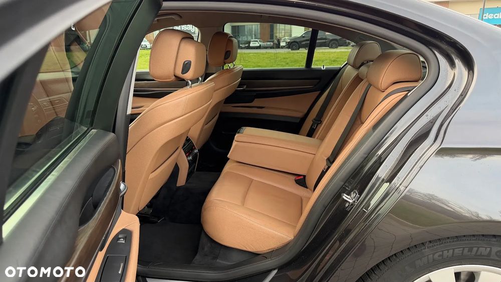 BMW Seria 7 730d - 14