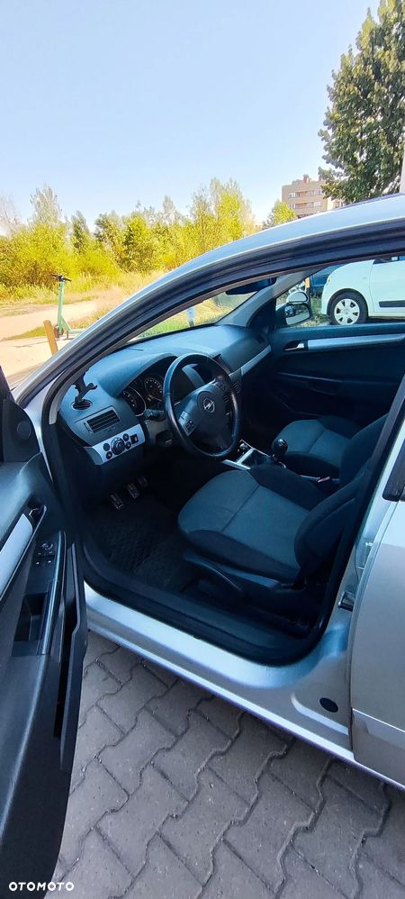 Opel Astra 1.6 Sport - 11