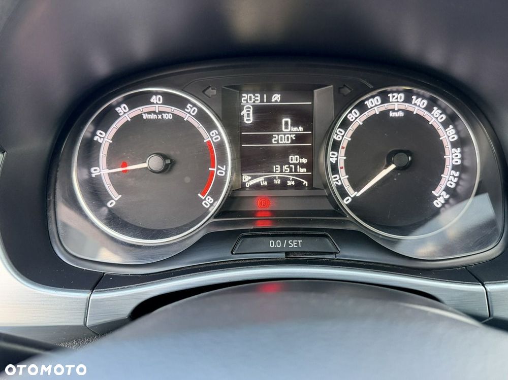 Skoda Fabia 1.0 MPI Style - 32