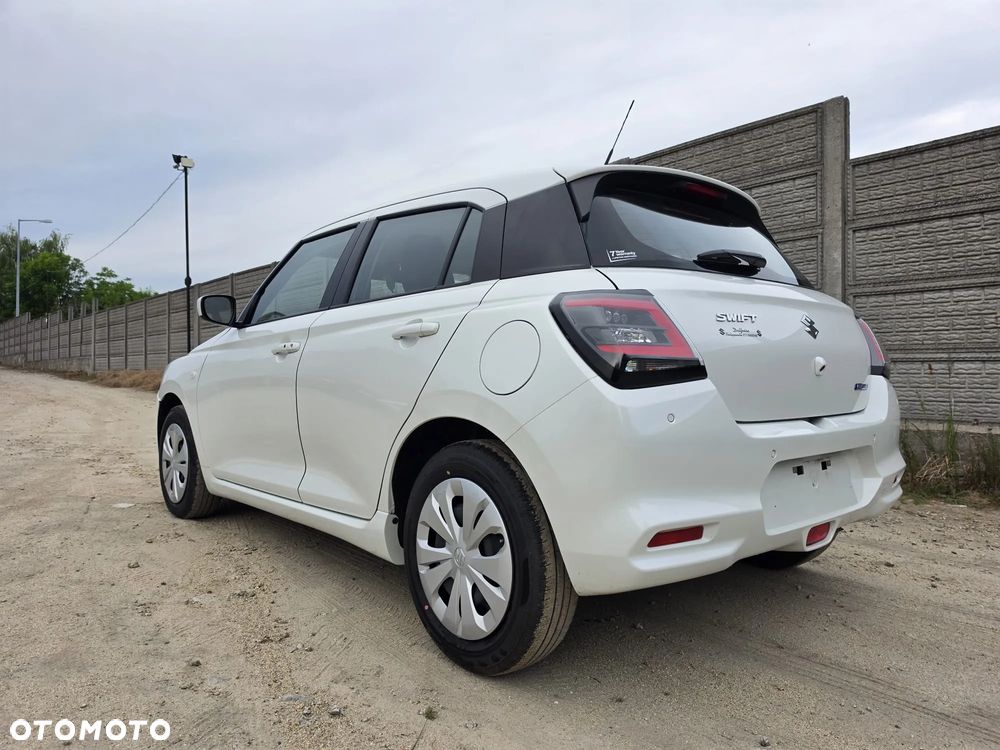 Suzuki Swift 1.2 Dualjet Hybrid MT Club - 32